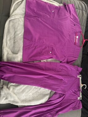 Medical Scrub Set in Bright Magenta